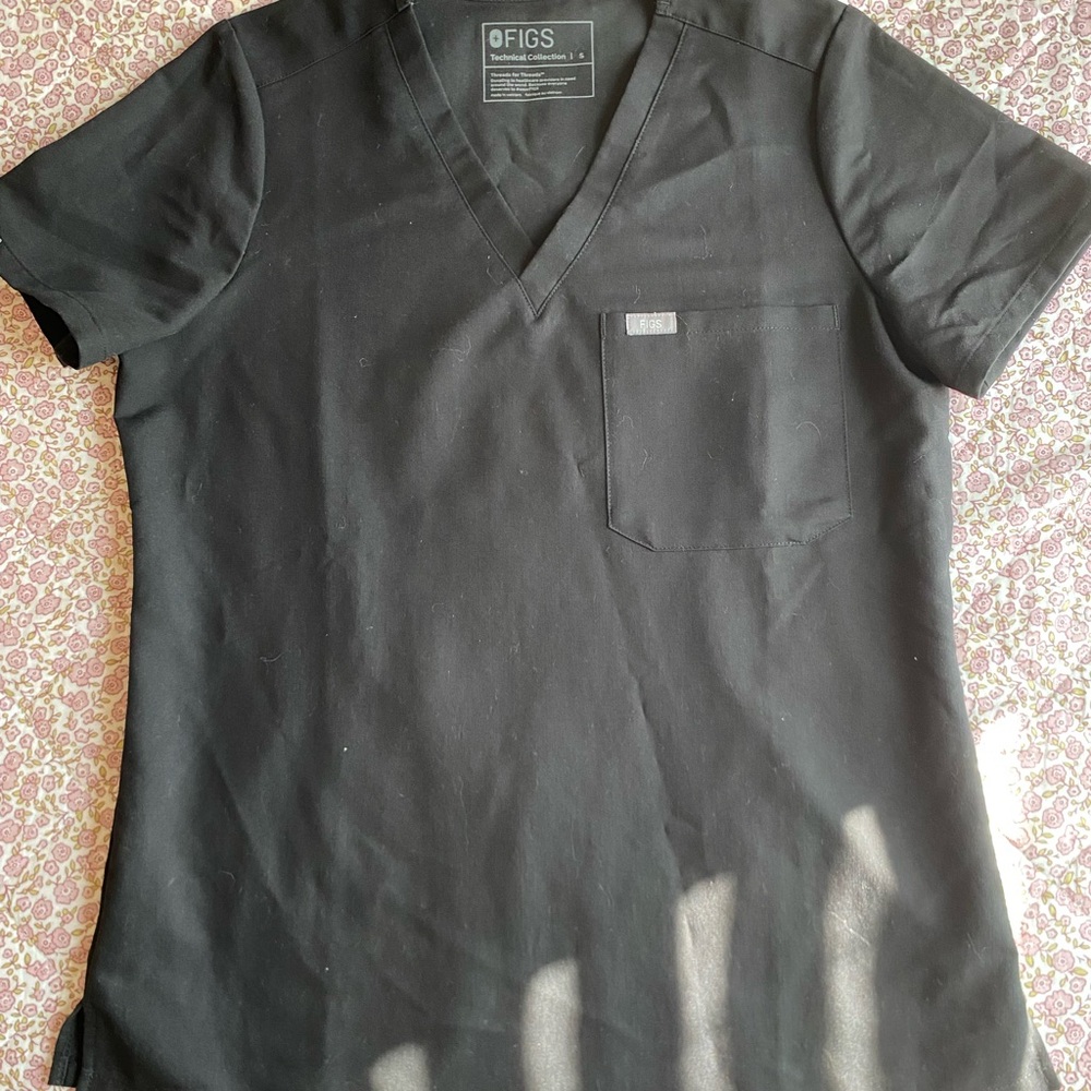 Figs Women's Black Scrub Shirt